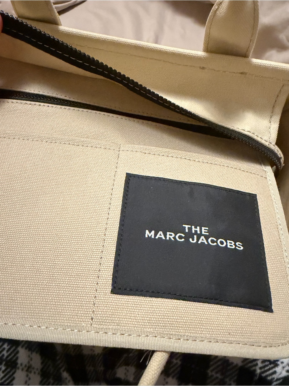 Marc Jacobs Cream Canvas The Tote Bag - Picture 9 of 11